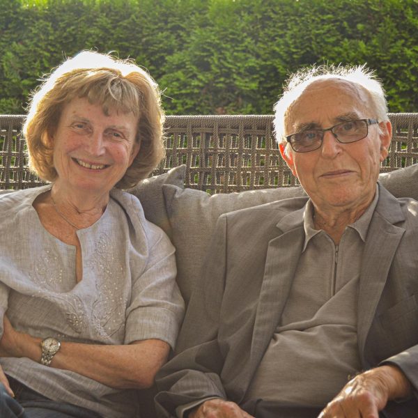 37661EEC-ACD9-480C-B7B5-EBD465C6C389