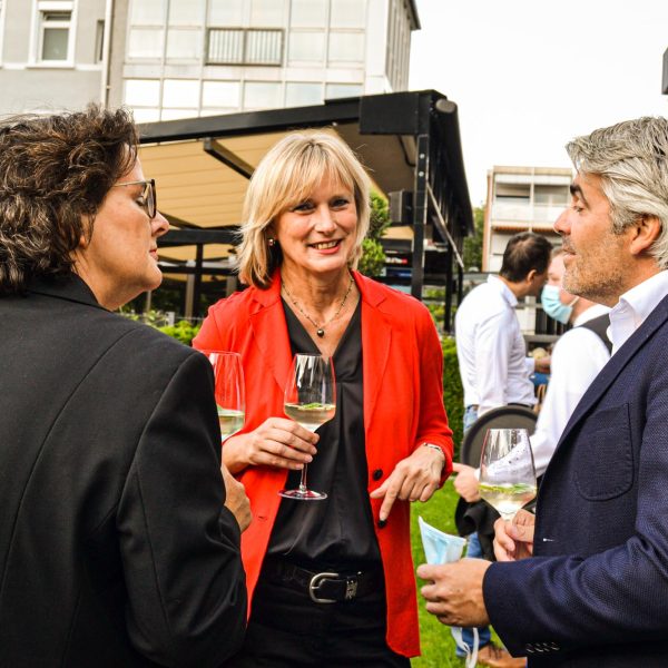 49689FFE-A357-4160-8C8E-921E70FC95DF