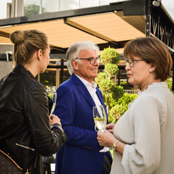 DE6A0856-AB0E-464E-985F-5C1DD62EF5A1