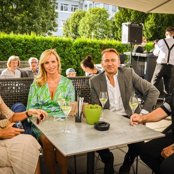 F8371E2F-6EE3-493E-A861-58265E4C4616