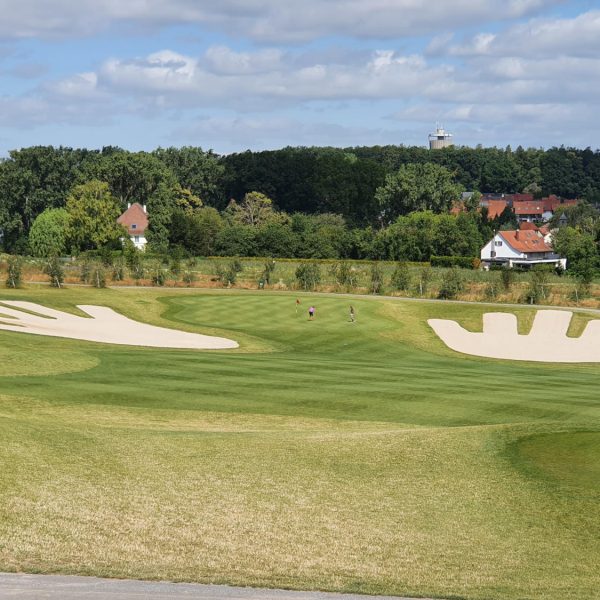 Web_Karlsruhe_Bahn_11_Die_rechte_und_die_linke_Hand_des_Teufels